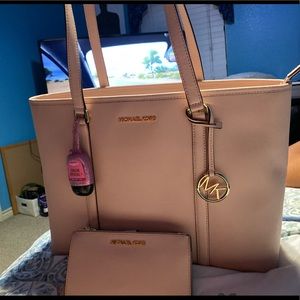 Michael Kors Large Tote & double zipper wallet